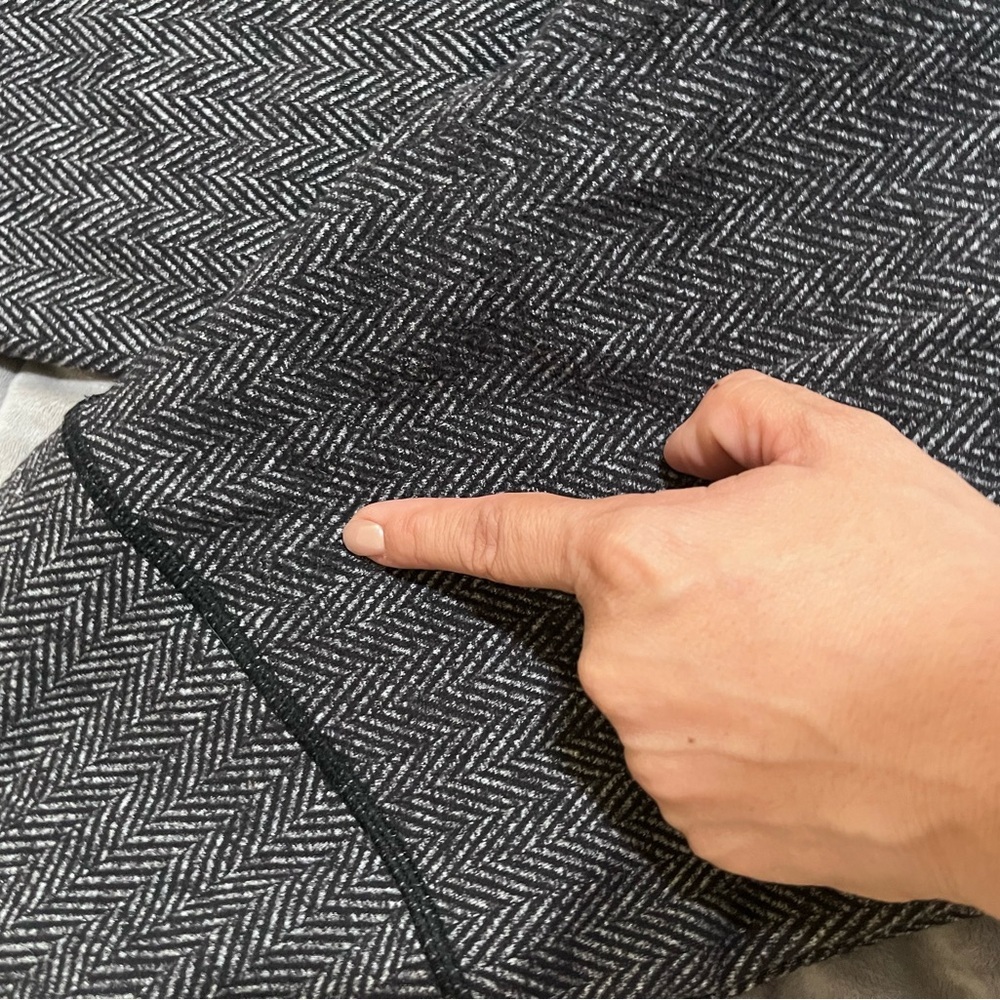Lululemon Flawed Black and White Women's Leggings - Picture 3 of 4